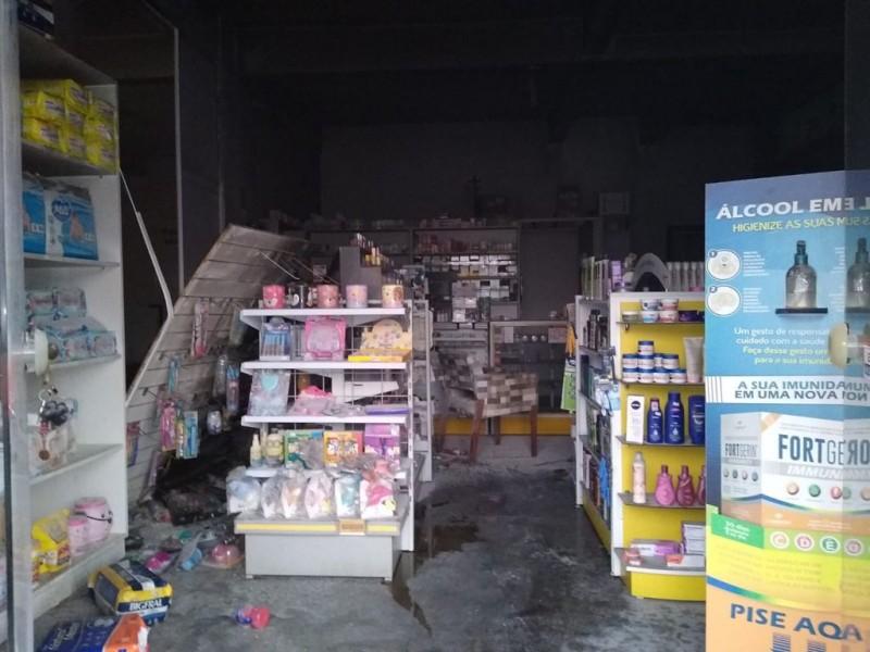 Farmácia e sala de pilates são atingidas por incêndio em Nova Veneza