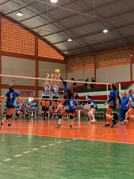 Sub-15: Vôlei de Forquilhinha estreia no Estadual em Florianópolis