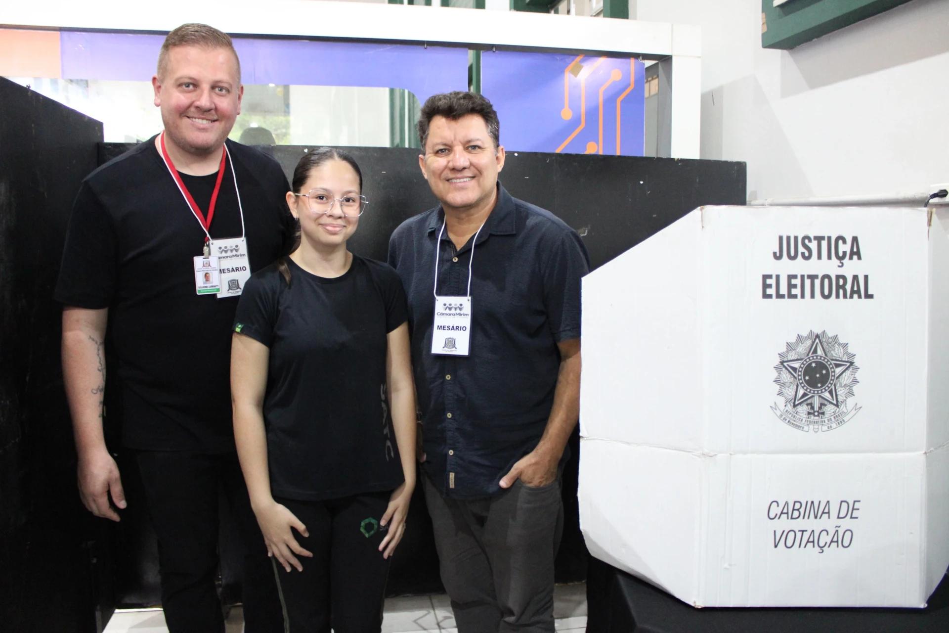 Alunos do Colégio Satc participam das eleições para a Câmara Mirim de Criciúma
