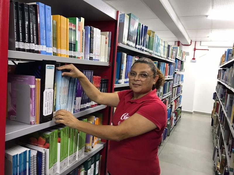 Com mais de 49 mil exemplares, biblioteca das Faculdades Esucri está aberta para comunidade