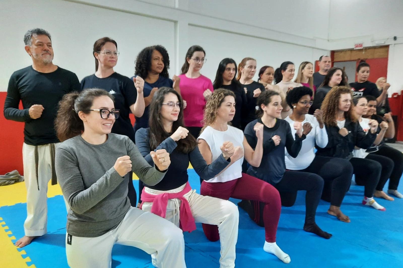 Concluída a terceira turma do curso de defesa pessoal para mulheres em Criciúma