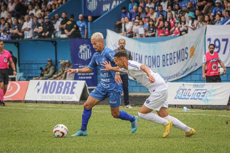 Caravaggio inicia Catarinense com derrota