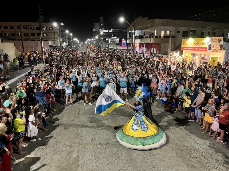 Alegria e folia marcam o fim de semana de Carnarroio 2024