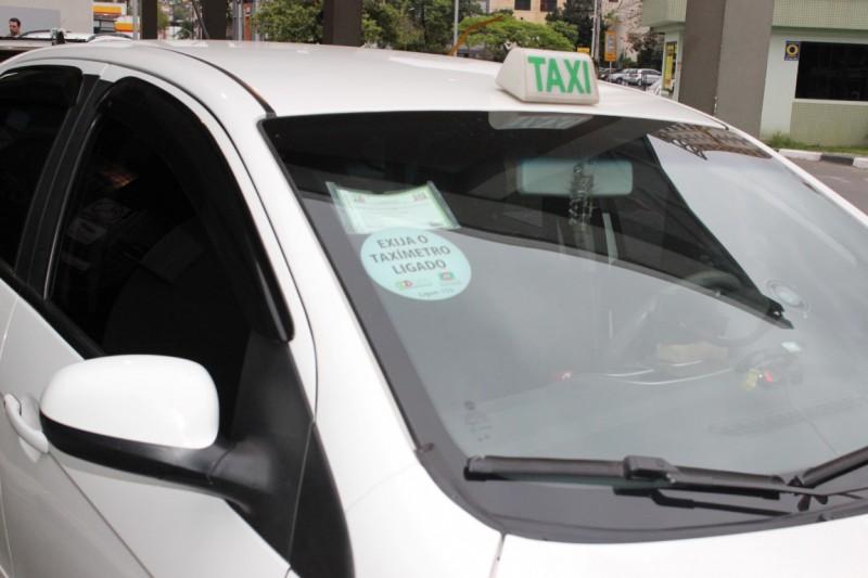 Taxistas já podem praticar novas tarifas
