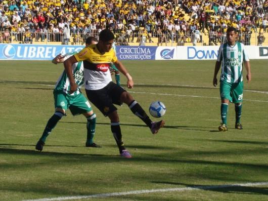 O esforço máximo do artilheiro tricolor