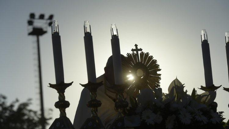 Papa Frascisco realizará benção 'Urbi et Orbi' devido à pandemia do coronavírus
