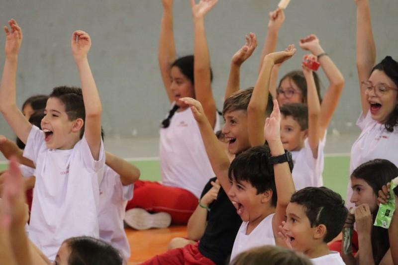 Alunos do Colégio Unesc iniciam o ano letivo com recepção especial