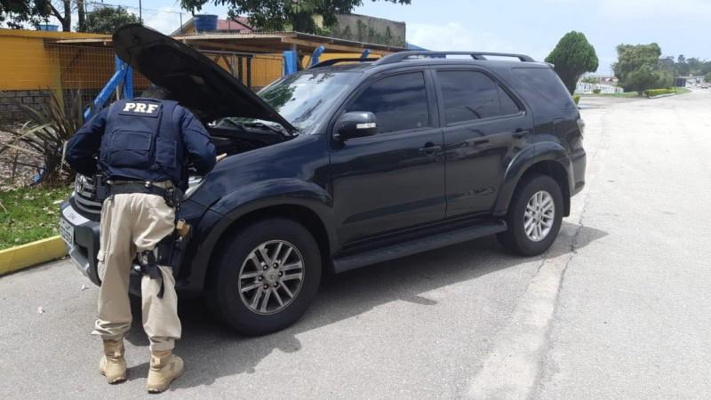 Homem é preso após ser flagrado com veículo clonado na BR-101