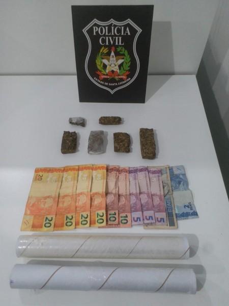 Polícia Civil de Içara prende jovem por tráfico de drogas