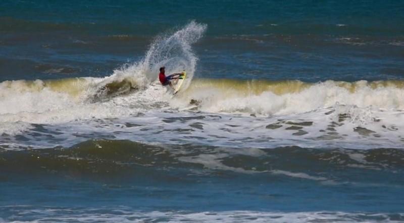 Associação de Surf realiza competição na Festa do Peixe