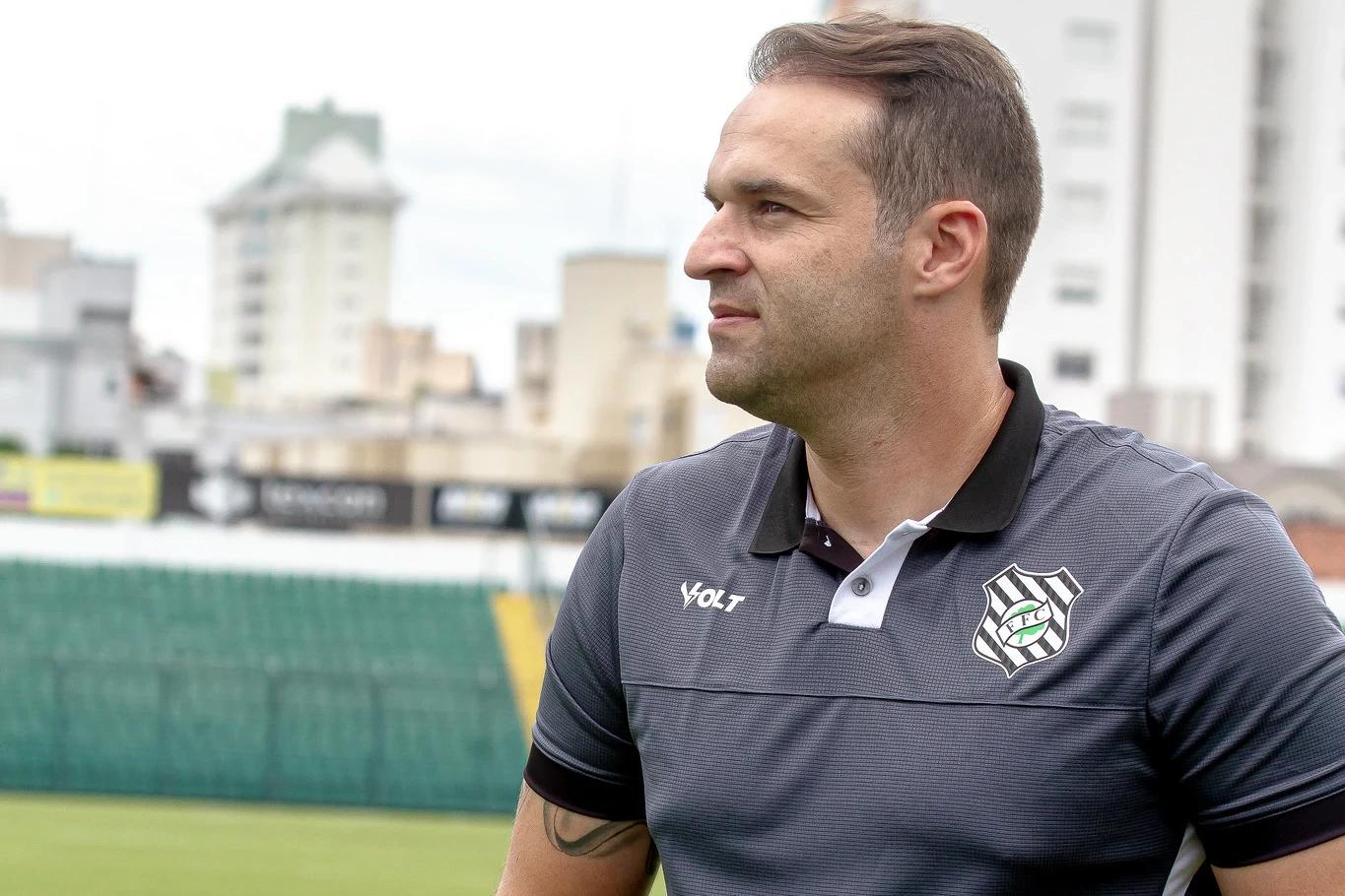 Técnico do Figueirense avalia derrota para o Tigre e projeta clássico contra o Avaí