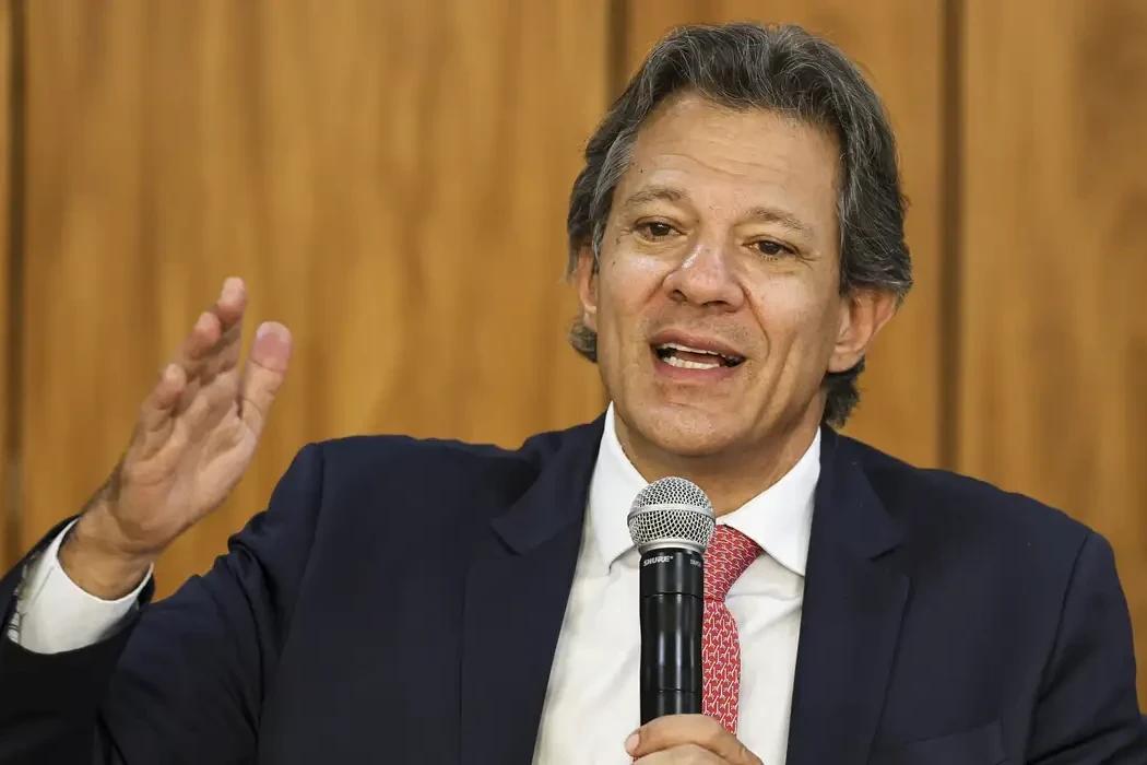 Governo anuncia isenção de IR para quem ganha até R$ 5 mil