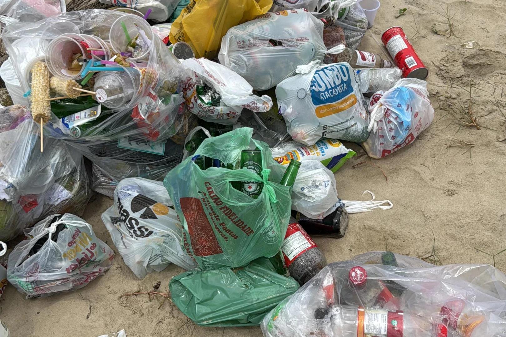 Prefeito convoca população para participar de mutirão de limpeza de praia: 'preciso de ajuda'
