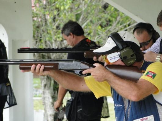 Equipe de tiro ao prato retorna ao local dos últimos Jasc
