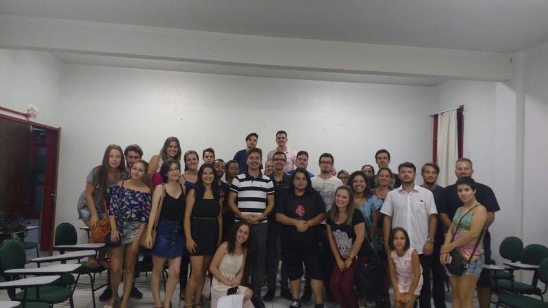 Em reunião, DCE opta por diálogo com a Prefeitura