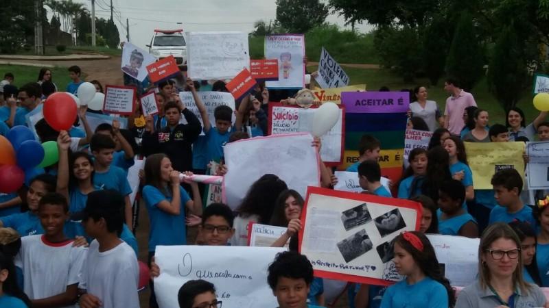 Escola Dionizio Milioli promove Caminhada da Paz