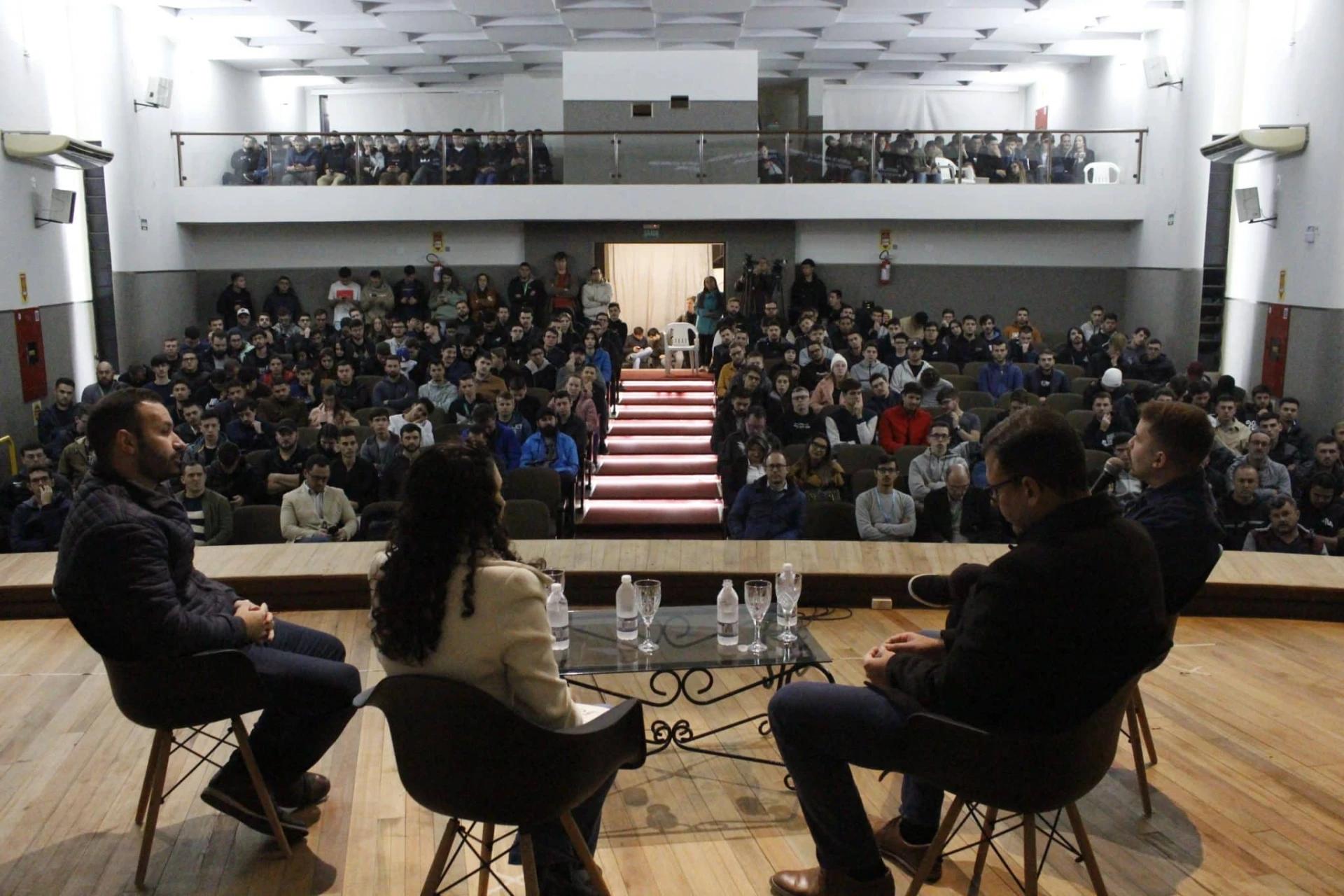 Simpósio da UniSatc vai debater futuro da engenharia com foco em mobilidade elétrica