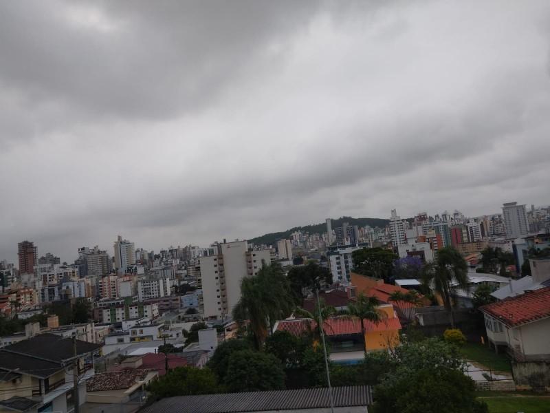 Previsão do tempo: sexta-feira nublada e final de semana com temperaturas amenas na região