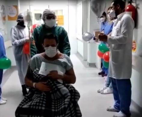 Covid: homem de 39 anos recebe alta da UTI em Capivari de Baixo