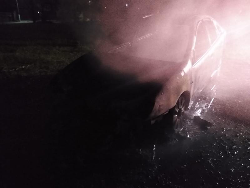 Citroën C5 pega fogo em Criciúma