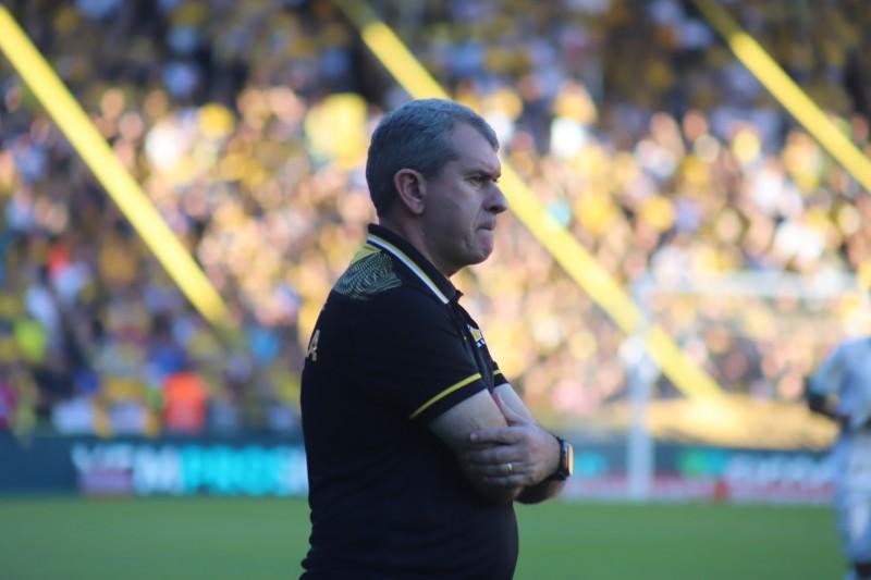 Mesmo com derrota, Tencati valoriza postura do Criciúma: 'Teve um bom comportamento'