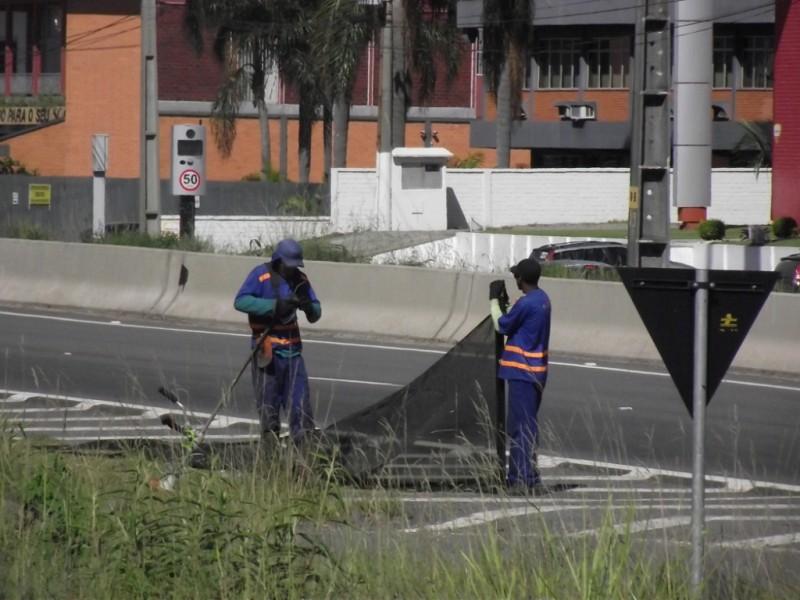 Trabalhos de conservação de pista exigem atenção de motoristas