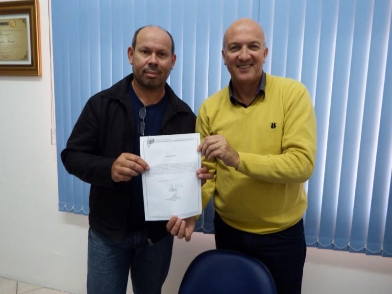 Entregue ordem de serviço para obra de sinalização turística
