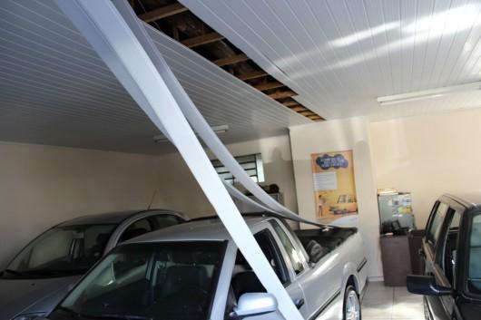 Revenda de carro e restaurante são arrombados durante a madrugada