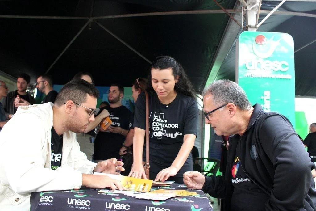 Universidades da Acafe auxiliam a comunidade na declaração do Imposto de Renda