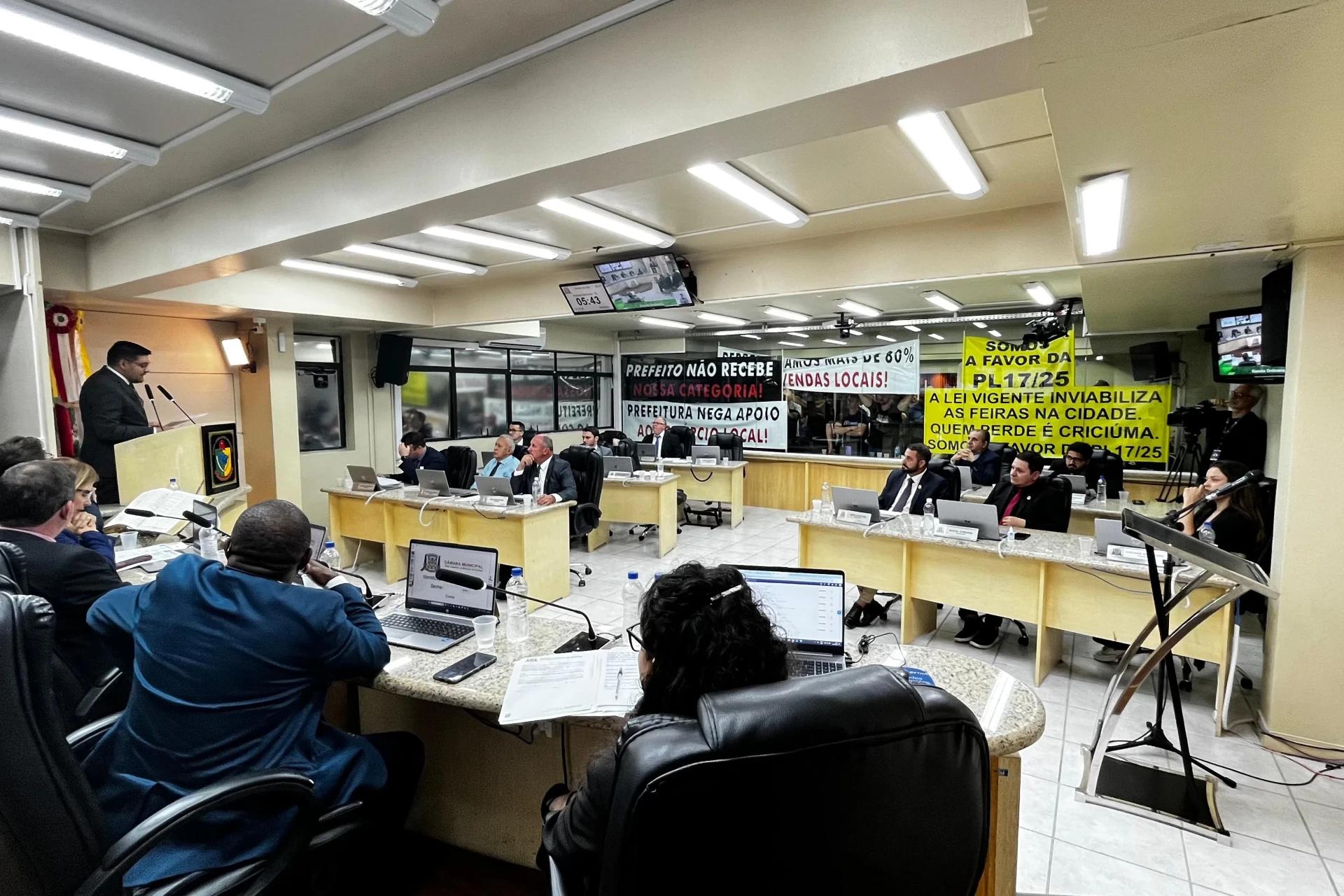 Com 11 votos a quatro, Câmara aprova PL que trata sobre realização de feiras e eventos