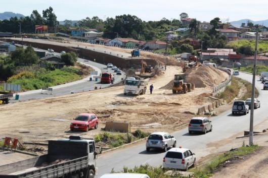Começa a construção do viaduto de acesso ao Bananal, em Pescaria Brava