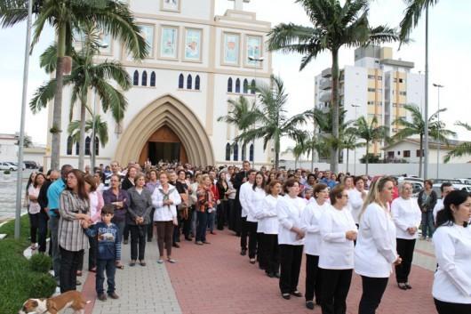 Procissão de Nossa Senhora das Dores e Nosso Senhor dos Passos emociona fiéis em Araranguá