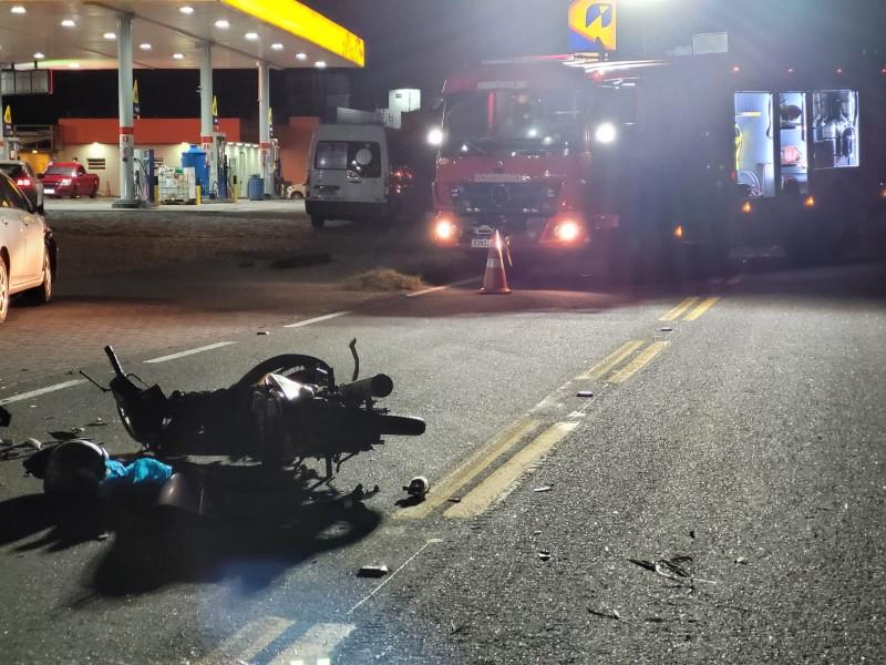 Motociclista fica gravemente ferido após acidente de trânsito em Laguna