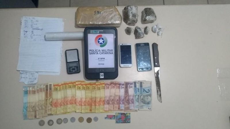 Polícia apreende mais de 700 gramas de maconha e 44 micropontos de LSD