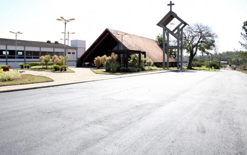 Bairro Primeira Linha recebe obras de pavimentação asfáltica