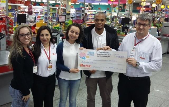 Bistek faz primeira entrega do projeto Troco Solidário