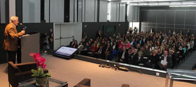 Além de bons professores, precisamos de bons gestores, diz Côrte 