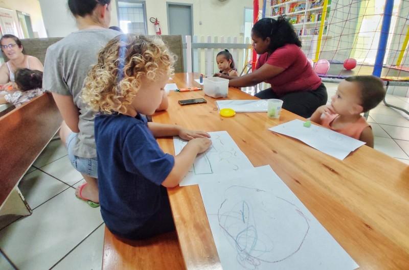 Colônia de Férias de Nova Veneza estimula o aprendizado das crianças