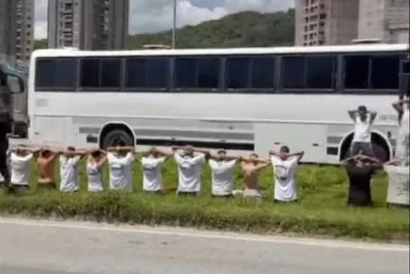 Vídeos: ataque violento entre torcedores na BR-101 resulta em dez prisões e seis feridos