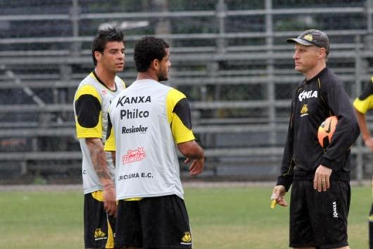 Com gastroenterite, quatro atletas são poupados de treino do Criciúma