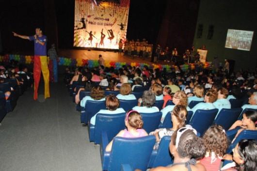 Sarau Cultural leva grande público ao Elias Angeloni
