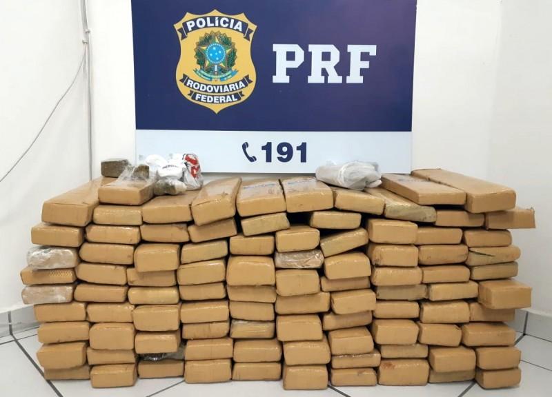 Homem é preso com 116 kg de maconha na BR-101, em Tubarão