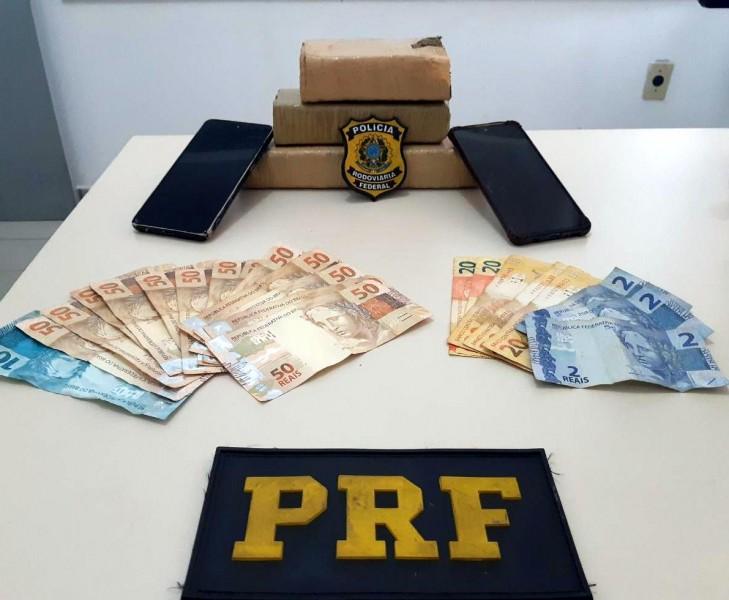 Homens que tentaram esconder maconha em lixeira são presos na BR-101 em Paulo Lopes