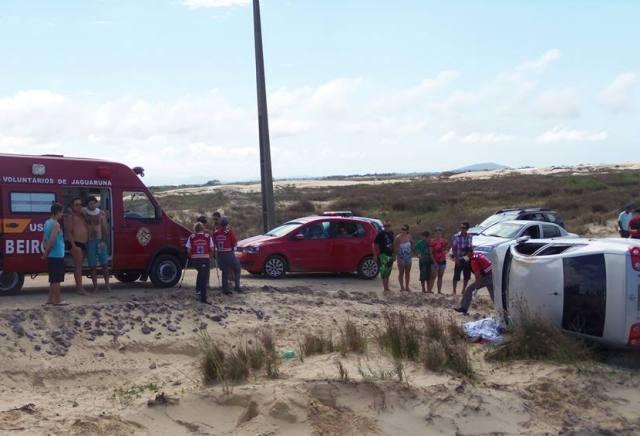  Jovem morre após capotamento nas proximidades do Farol de Santa Marta