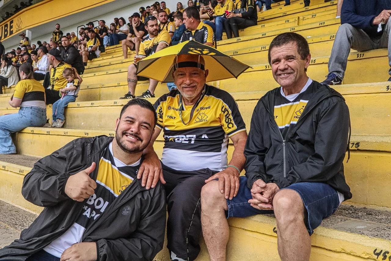 Mais de 11 mil torcedores celebram vitória do Tigre no clássico diante do Avaí