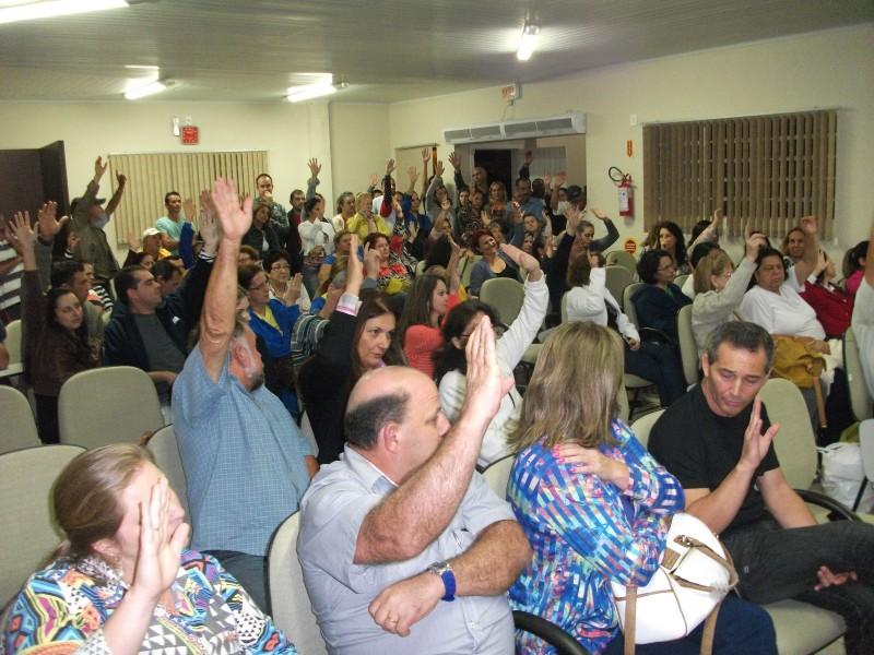 Servidores de Içara fecham acordo salarial com administração municipal