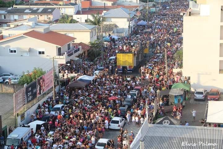 Laguna: Carnaval 2022 terá somente blocos fechados com comprovação vacinal contra Covid-19