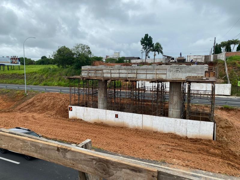 Via Rápida terá mudanças no trânsito devido a nova etapa de obras no viaduto