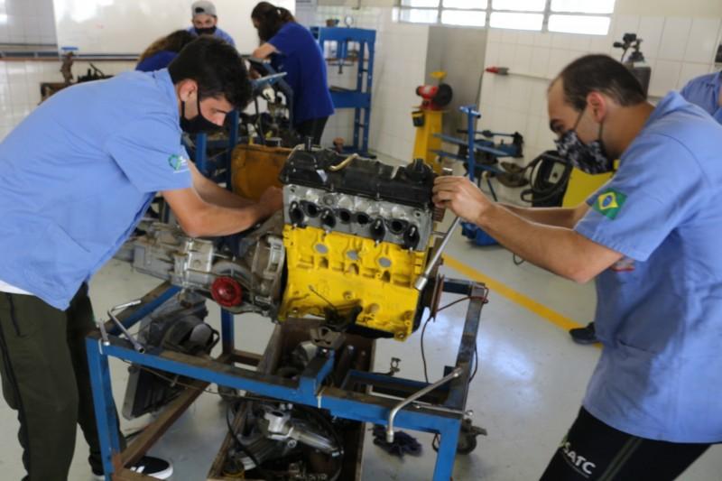 Estudantes do UniSATC e Colégio retornam para aulas multiplataformas 
