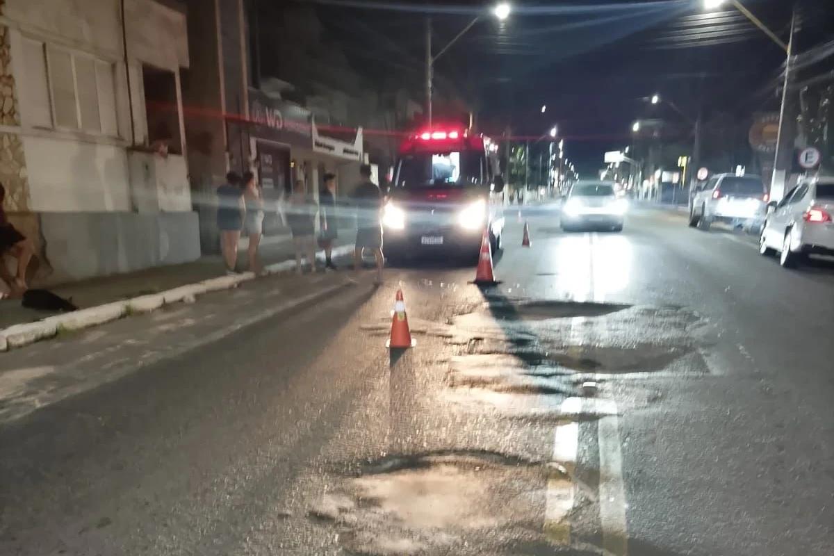 Acidente de trânsito deixa motociclista ferido no Centro de Jaguaruna